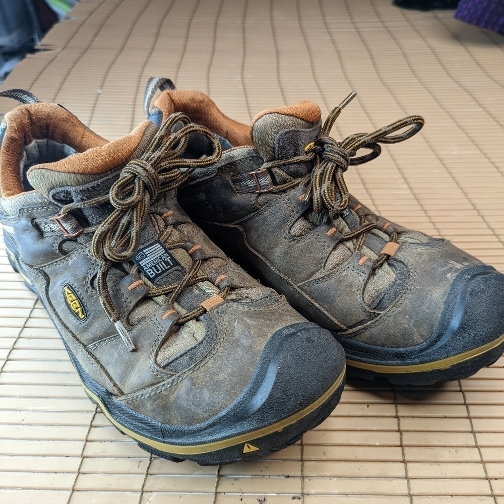 KEEN Durand Low Workplace or  Hiking Shoe - Men's Sz 13 . Built In USA.Waterpro
